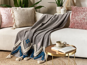 Coperta in cotone grigio 130 x 180 cm copriletto moderno motivo chevron frange soggiorno camera da letto