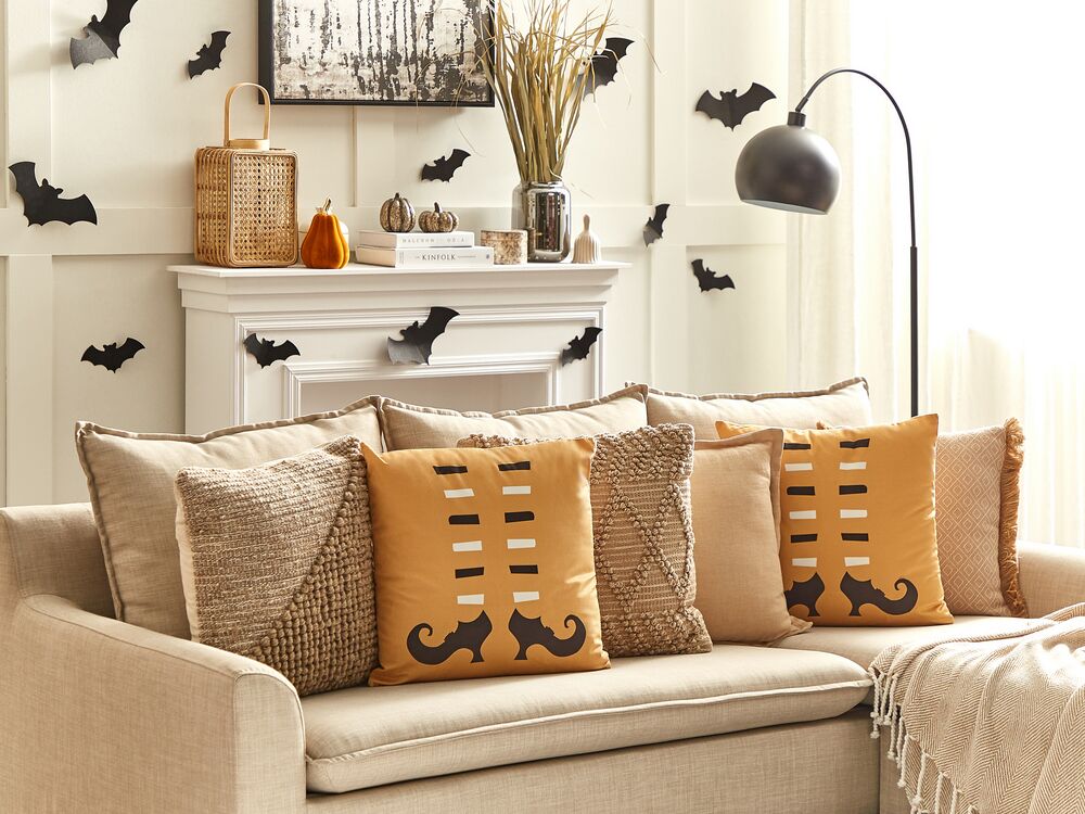 Set di 2 cuscini decorativi in velluto arancione con scarpe da strega modello 45 x 45 cm quadrati moderni accessori per la decorazione autunnale di Halloween