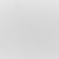 Comodino bianco con sportello a lamelle effetto legno scuro in stile rustico con due scomparti