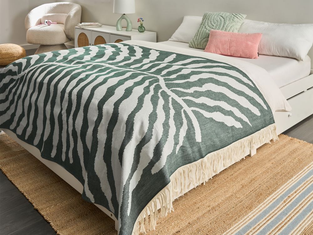 Coperta in acrilico bianco crema verde 130 x 170 cm copriletto in poliestere motivo floreale con frange soggiorno camera da letto