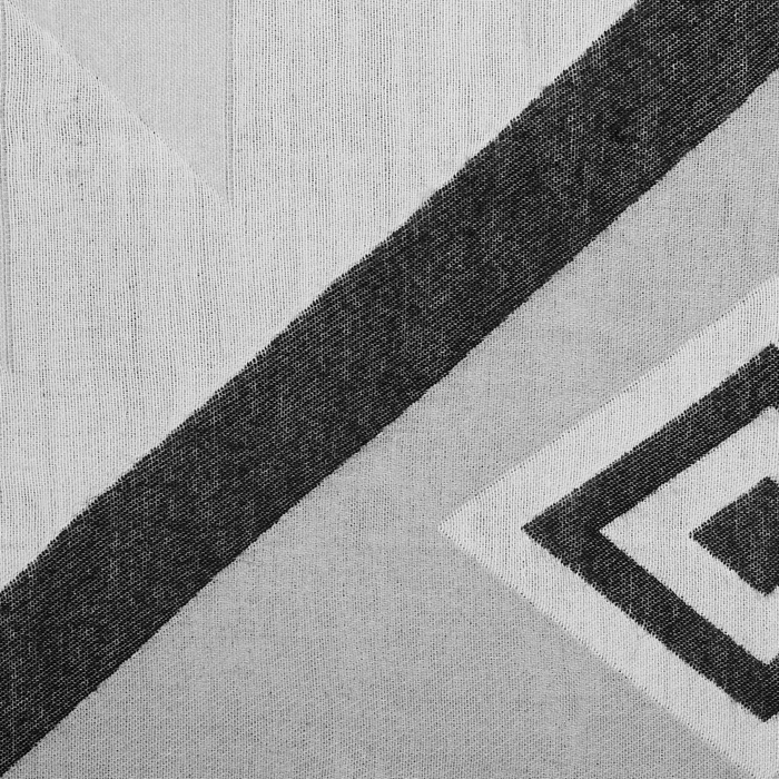 Coperta in acrilico grigio nero bianco 130 x 170 cm copriletto motivo geometrico con frange soggiorno camera da letto