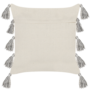 Set di 2 cuscini decorativi cotone bianco e grigio 45x45 cm con motivo a righe nappe