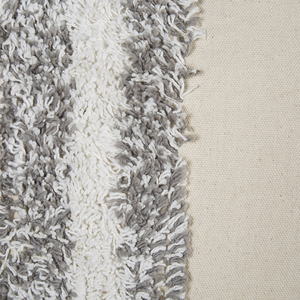 Set di 2 cuscini decorativi cotone bianco e grigio 45x45 cm con motivo a righe nappe