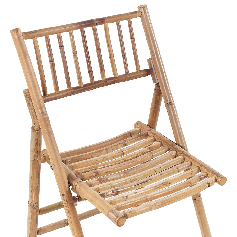 Set da giardino tavolino pieghevole e 2 sedie in bambù naturale e cuscini di colore bianco esterno