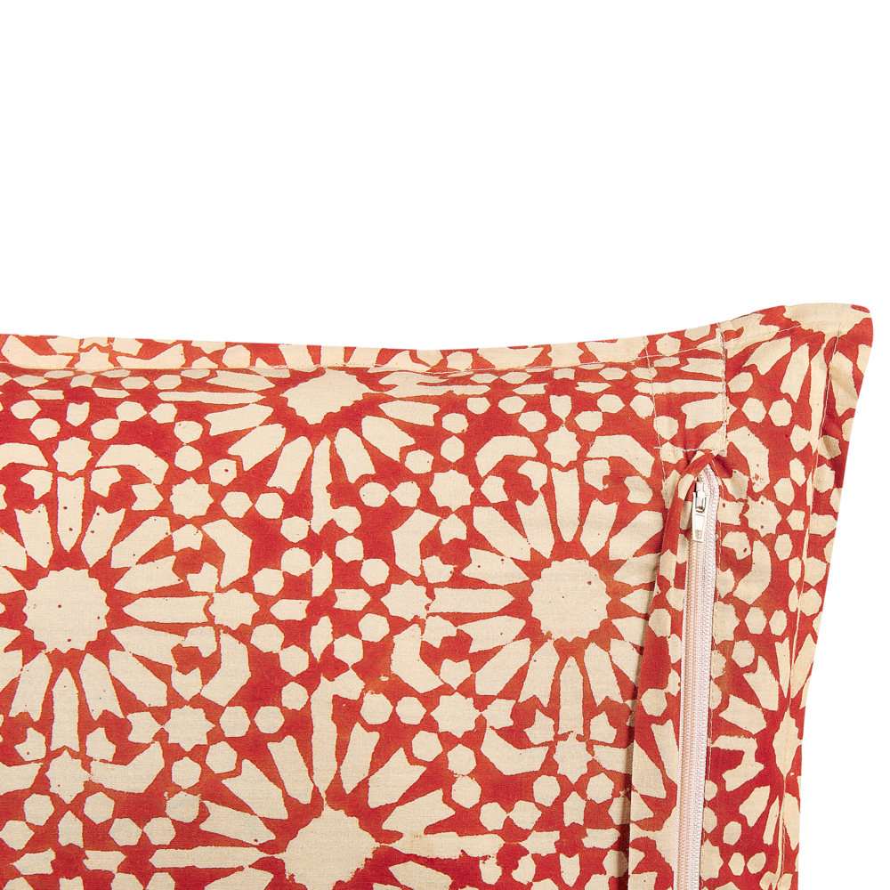 Set di 2 cuscini decorativi rosso panna cotone motivo geometrico 45 x 45 cm complementi d'arredo design folk