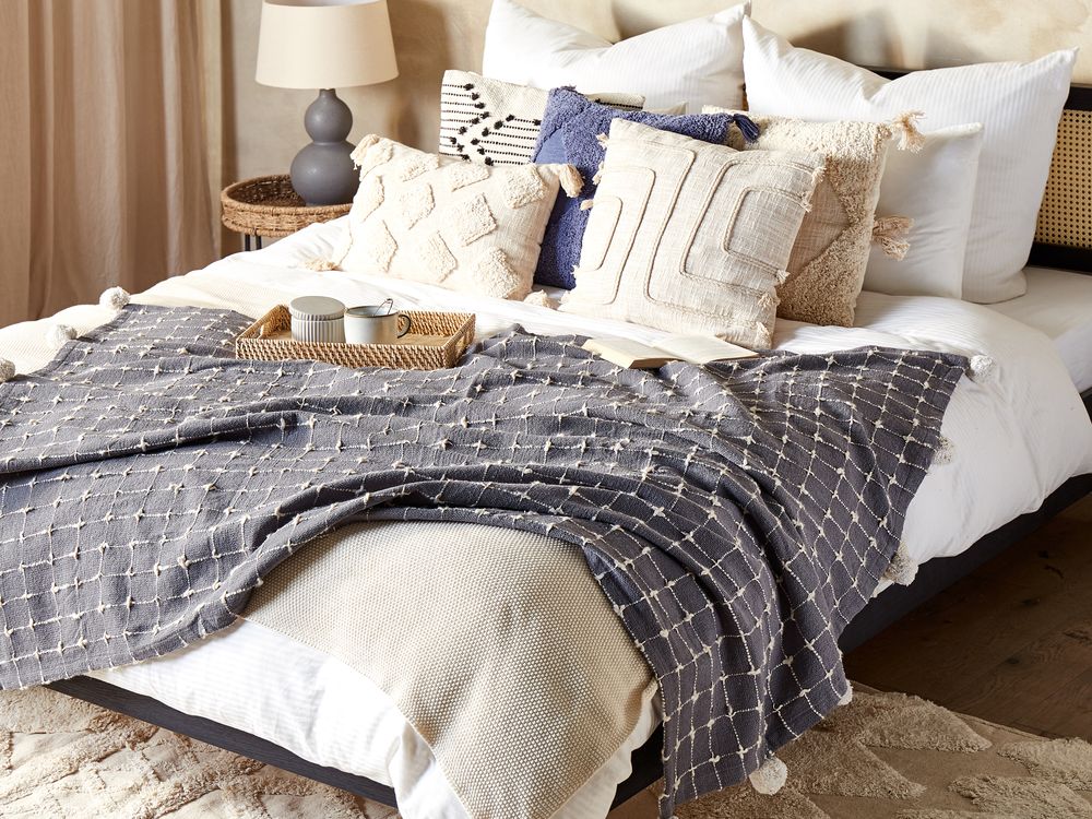 Coperta in cotone grigio con pompon 125 x 150  stile boho soggiorno camera da letto accessorio divano