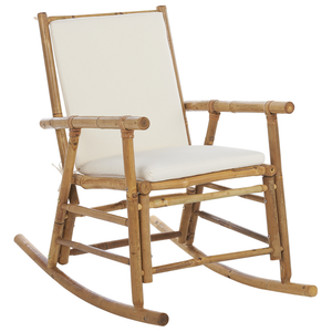 Sedia a dondolo da giardino bambù legno chiaro cuscini bianchi boho