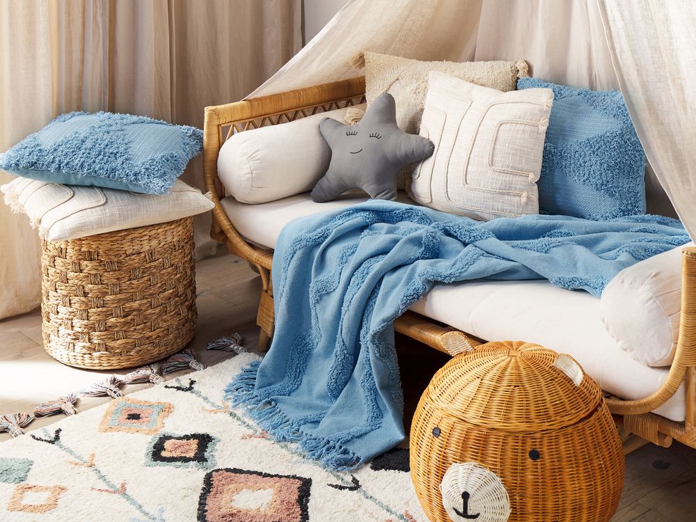 Coperta in cotone azzurro con frange e motivo geometrico 125 x 150 cm stile boho soggiorno camera da letto accessorio divano