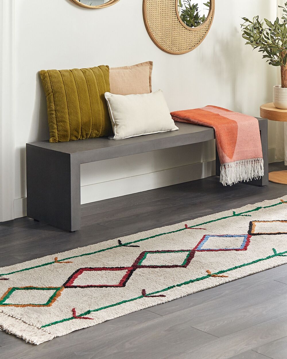 Tappeto in cotone trapuntato con motivo multicolore 80 x 230 cm beige camera da letto soggiorno