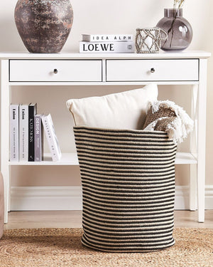 Cesto beige con accessori in tessuto di cotone fantasia a righe nere per la conservazione boho