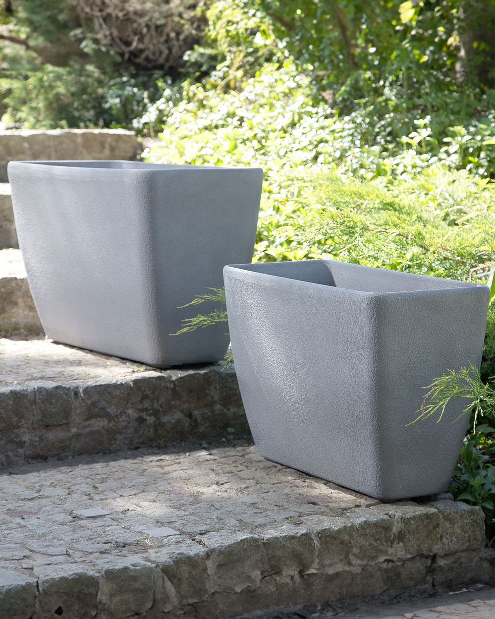 Set di 2 vasi per piante polvere di pietra grigio chiaro 74 x 32 cm accessori per interni e interni moderni e minimalisti