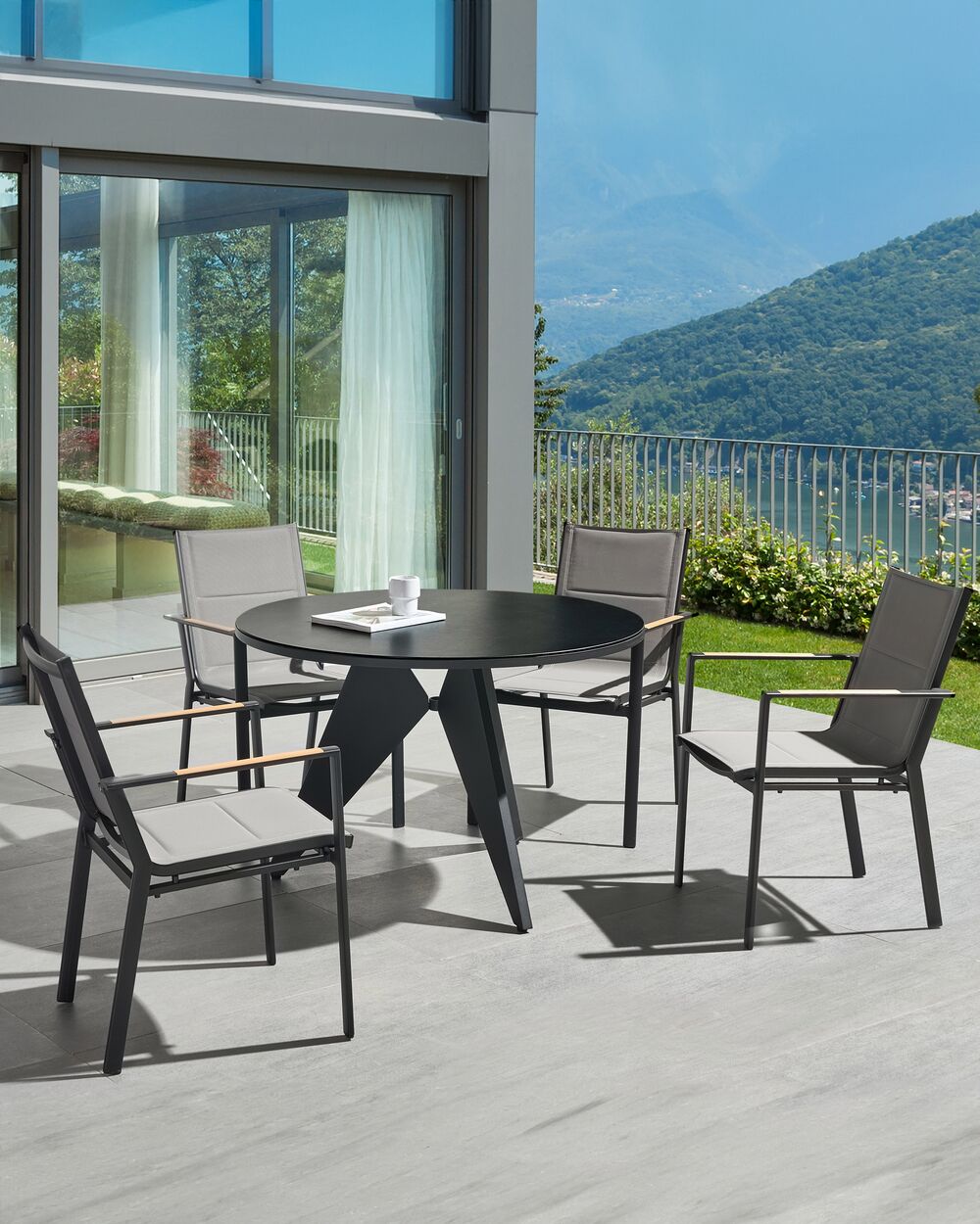 Set di 4 sedie da giardino in metallo nero grigio chiaro con cuscini in legno moderno
