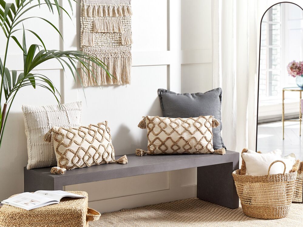 Set di 2 cuscini in cotone beige 30 x 50 cm motivo geometrico con nappe