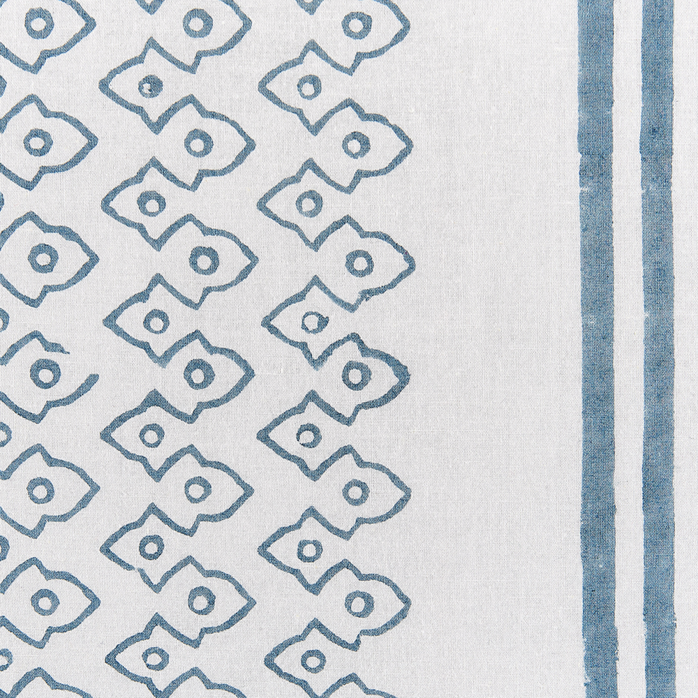 Cuscino cotone bianco e blu scuro 45 x 45 cm stampa a blocchi soggiorno camera da letto