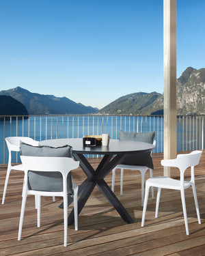 Set di 4 sedie polipropilene resistente colore bianco per interno ed esterno stile moderno