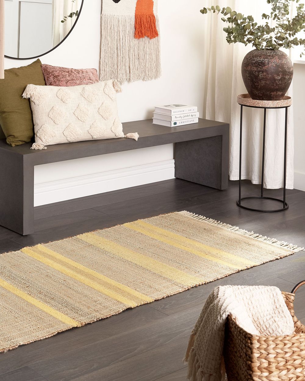 Tappeto in iuta beige e giallo con motivo a righe e nappe 80 x 300 cm soggiorno camera da letto stile boho