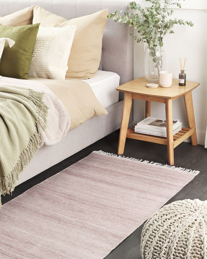 Tappeto in PET riciclato colore rosso chiaro con frange 80 x 150 cm interno esterno