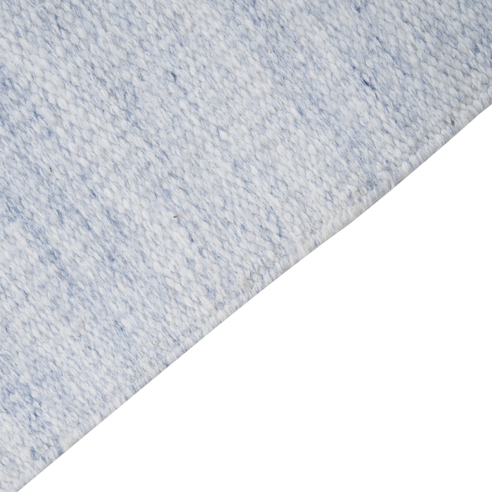 Tappeto in PET riciclato colore azzurro con frange 80 x 150 cm interno esterno