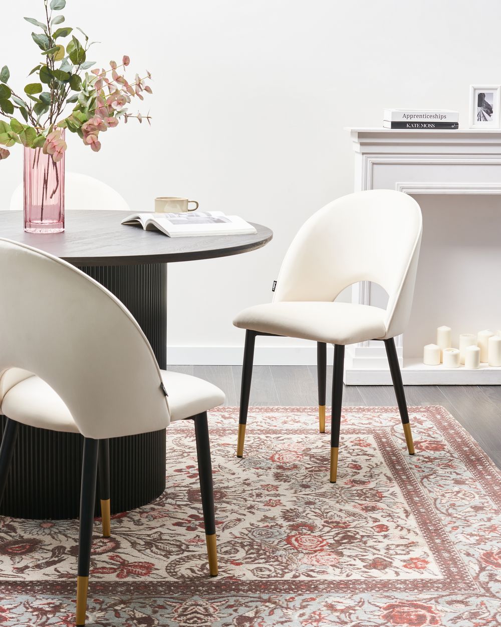 Set di 2 sedie da pranzo rivestimento in velluto beige chiaro gambe nere stile glamour retrò