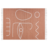 Tappeto rettangolare per interni e per esterni in poliestere con motivo a nappe rosso chiaro 140 x 200 cm stile boho