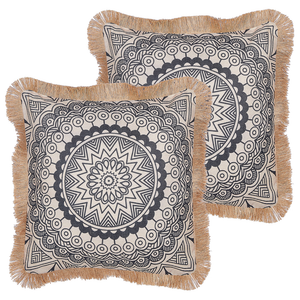Set di 2 cuscini in poliestere beige e nero con nappe 45 x 45 cm camera da letto soggiorno