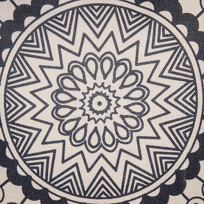 Set di 2 cuscini in poliestere beige e nero con nappe 45 x 45 cm camera da letto soggiorno