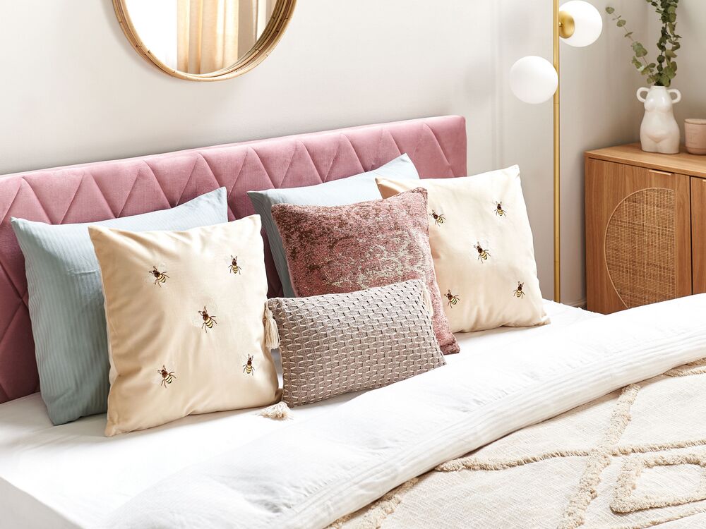 Set di 2 cuscini decorativi in velluto beige 45 x 45 cm motivo con ape soggiorno camera da letto