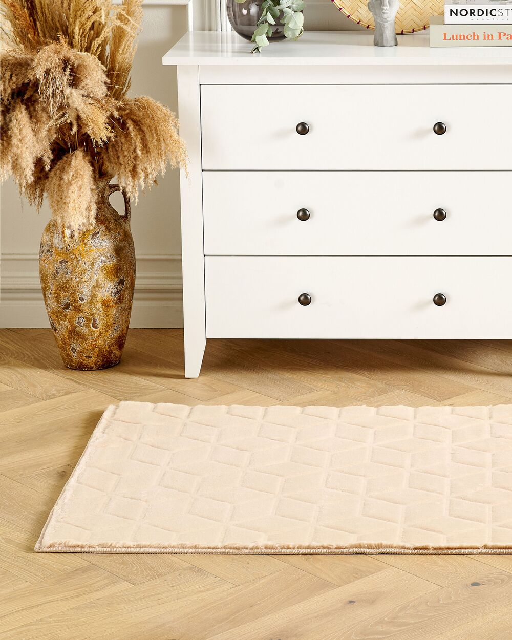 Tappeto in pelliccia di coniglio sintetica beige 80 x 150 cm shaggy ad alto pelo soggiorno camera da letto