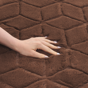 Tappeto in pelliccia di coniglio sintetica marrone 160 x 230 cm shaggy ad alto pelo soggiorno camera da letto