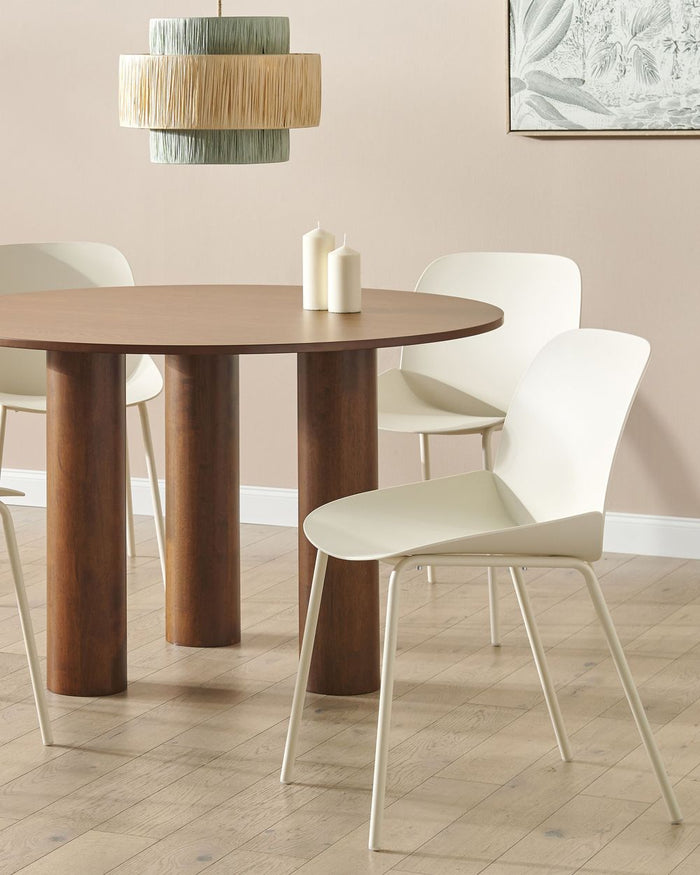 Set di 2 sedie da pranzo in plastica beige con seduta profonda Design moderno e contemporaneo per la sala da pranzo