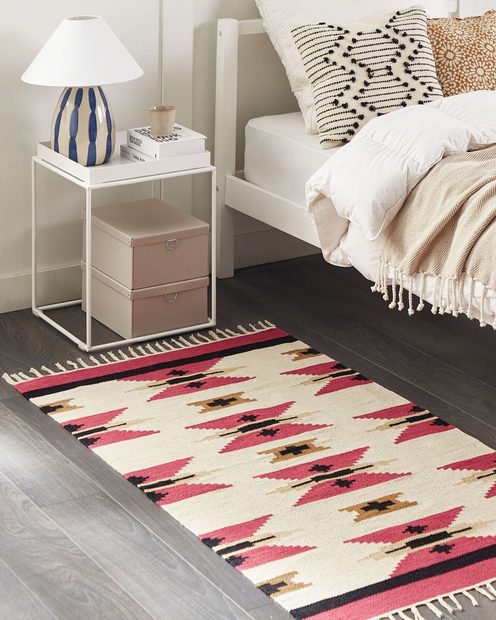 Tappeto Kilim in cotone tessuto a mano reversibile con motivo geometrico e nappe multicolore 80 x 150 cm soggiorno camera da letto