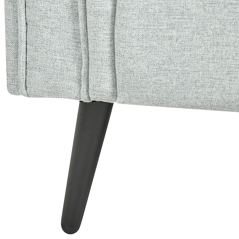 Poltrona Rivestimento in Tessuto Grigio Chiaro Gambe in Metallo nero Cuscini Seduta e Schienale Sfoderabili Stile Retrò Glam