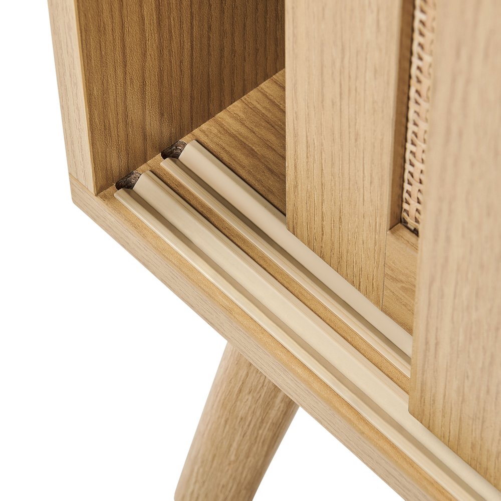 Credenza in truciolato di vimini e rattan con 2 ante e ripiani in legno chiaro camera da letto