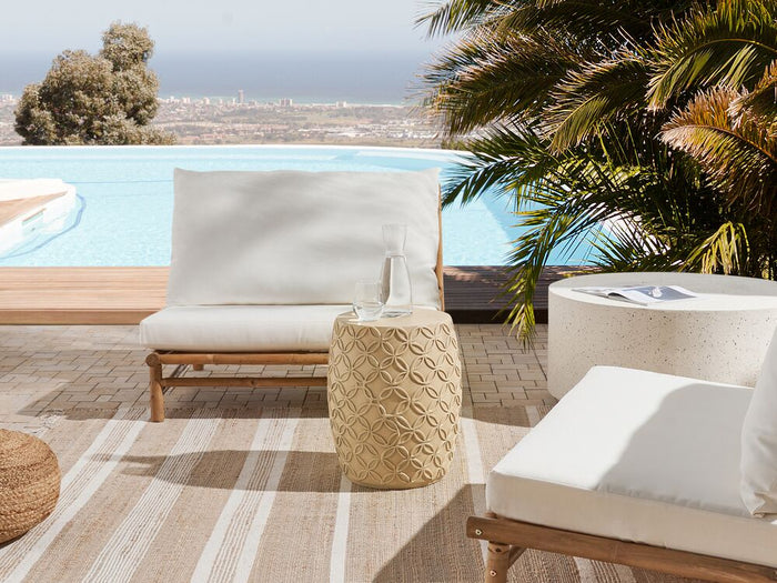 Tavolo Beige Chiaro in fibra di vetro con piano rotondo a forma di tamburo Macchia UV Ruggine Acqua Vento Resistente Boho Moderno Soggiorno all'aperto