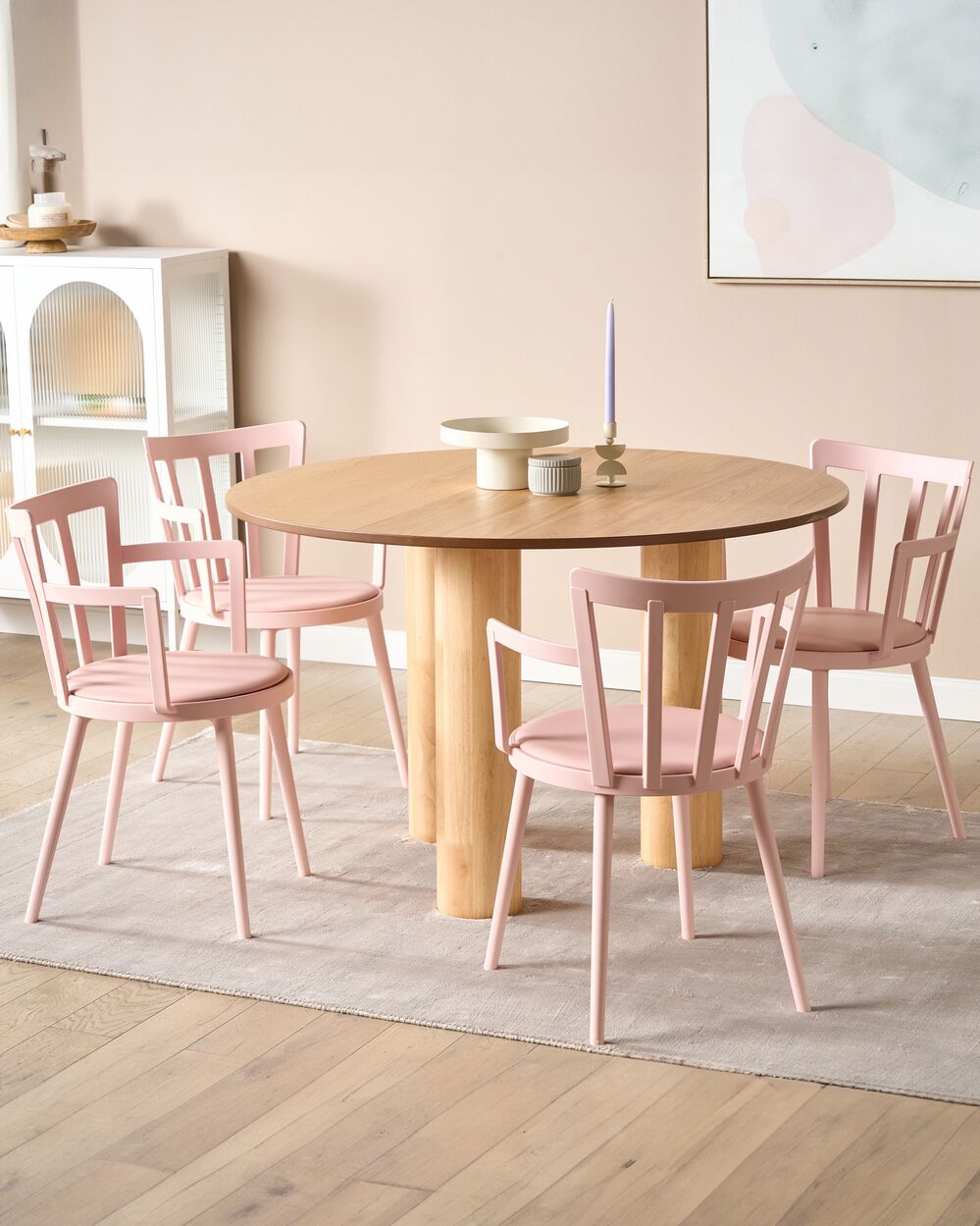 Set di 4 sedie da pranzo Seduta imbottita sintetica rosa Schienale aperto in ecopelle con braccioli Soggiorno moderno minimalista