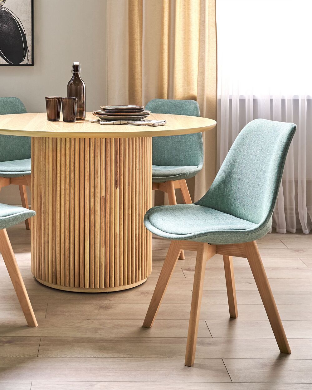 Set di 2 sedie da pranzo con rivestimento in tessuto verde menta gambe in legno eleganti design moderno	