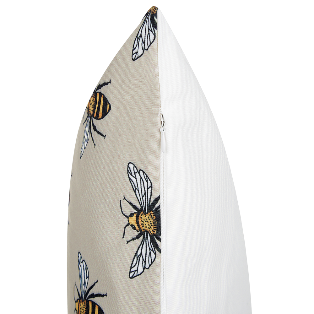 Set di 2 cuscini da giardino in poliestere beige con motivo ape 45 x 45 cm rettangolare moderno per esterni resistente all'acqua.