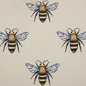 Set di 2 cuscini da giardino in poliestere beige con motivo ape 45 x 45 cm rettangolare moderno per esterni resistente all'acqua.