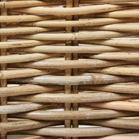 Set di 2 scatole in rattan naturale con ruote in plastica e manici in gomma, realizzati a mano con struttura in legno, in stile bohémien.