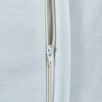 Set di 2 cuscini in cotone ricamati con motivo a cuoricini grigio 45 x 45 cm morbida imbottitura