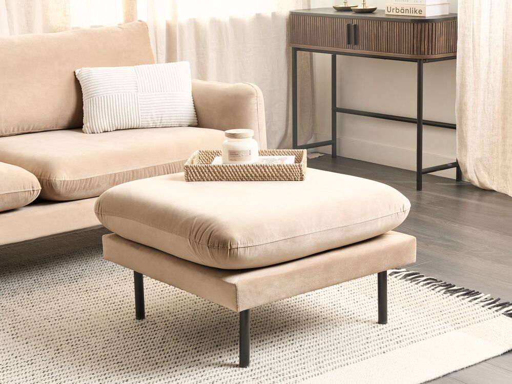 Pouf in Velluto beige con Gambe Nere 70 x 70 cm stile moderno retrò