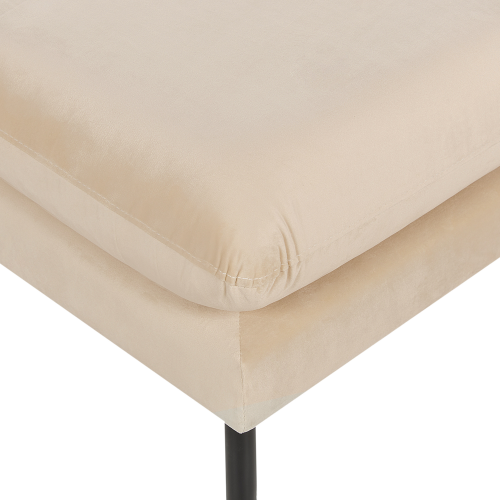 Pouf in Velluto beige con Gambe Nere 70 x 70 cm stile moderno retrò