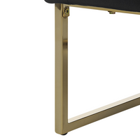 Poltrona in velluto nero con schienale in metallo dorato Stile Glamour moderno