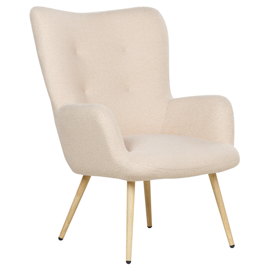 Poltrona rivestita in tessuto beige con poggiapiedi in stile retrò