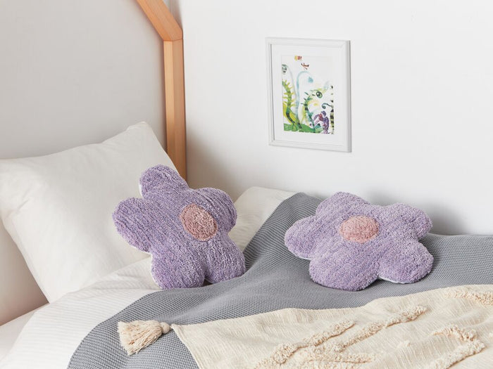 Set di 2 cuscini decorativi per bambini in cotone viola a forma di fiore, decorativi a tema floreale.