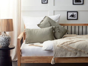 Set di 2 cuscini decorativi in lino grigio chiaro 30 x 45 cm con balze e fiocchi