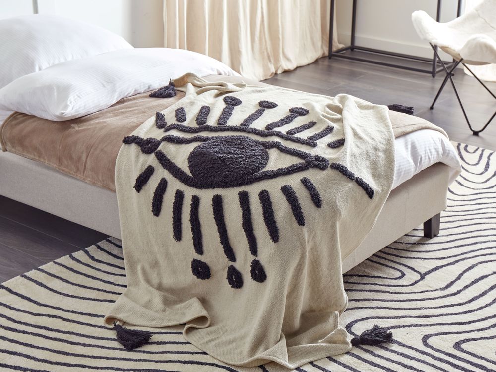 Coperta in cotone bianco e nero con motivo a occhio 125 x 150 cm, fatta a mano decorativa per il letto tradizionale per il soggiorno e la camera da letto.