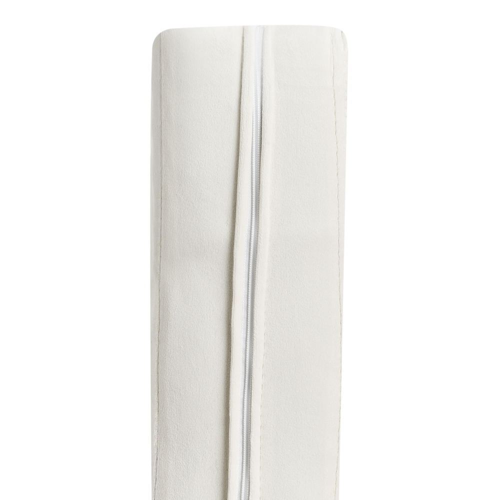 Poltrona imbottita in velluto bianco sporco gambe nere stile retrò