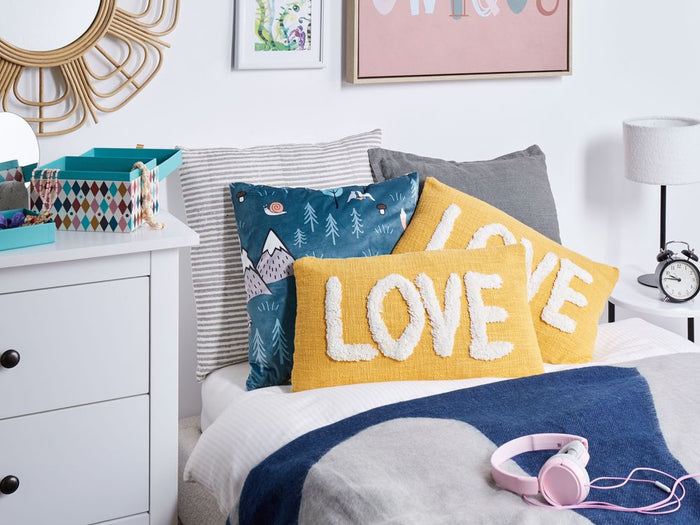 2 cuscini decorativi in cotone giallo 30 x 50 cm con testo bianco