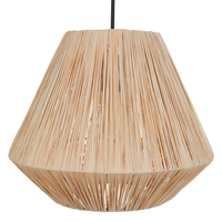 Lampadario con base in ferro realizzata in paglia naturale stile boho elegante